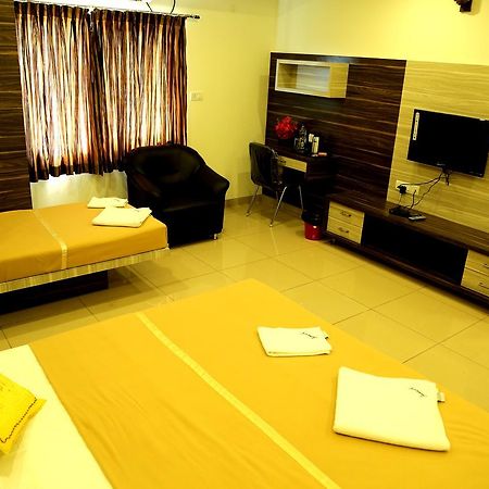 Samarth Residency Hotel Hospet Exterior photo
